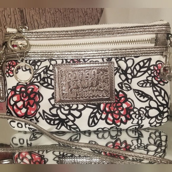 COACH Poppy Graffiti Slingpack Crossbody - Picture 2 of 11
